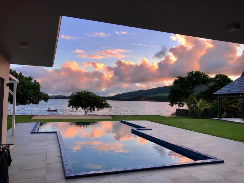 Sumptuous villa for sale in Vieux Grand Port — image 1