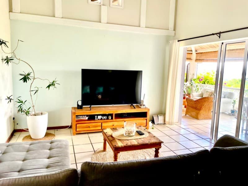 4 Bedroom villa - For sale - Tamarin — image 1