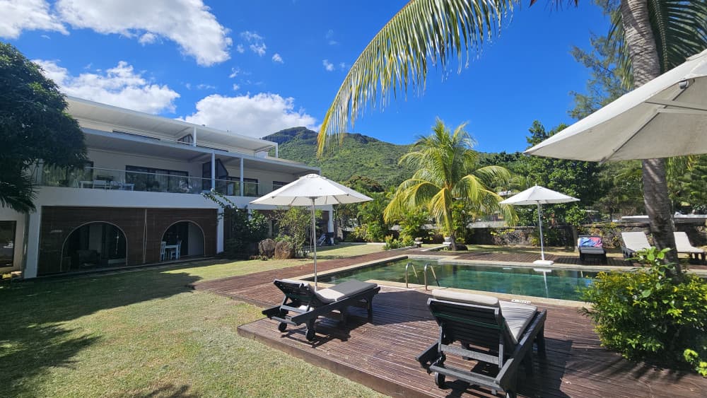 Beachfront 3-Bedroom Apartment for Long-Term Rental – West Coast Mauritius — image 1
