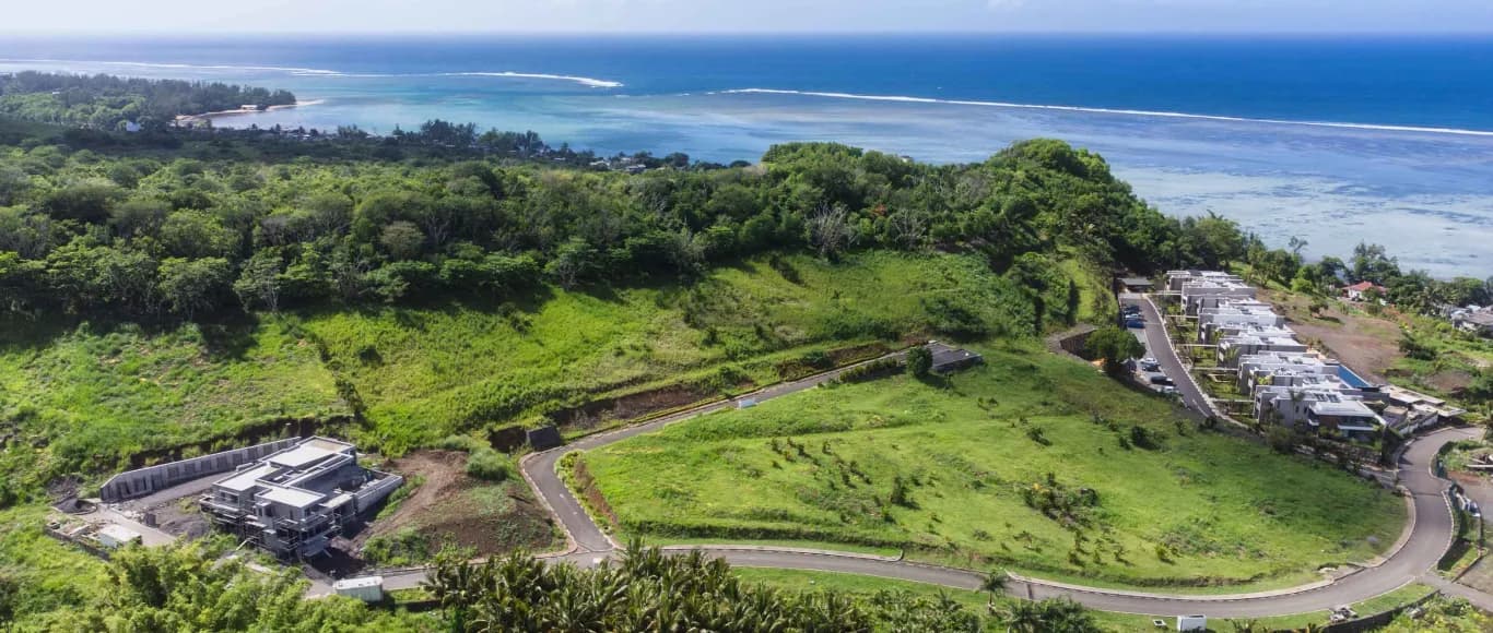 Land for Sale â Breathtaking Lagoon & Mountain Views