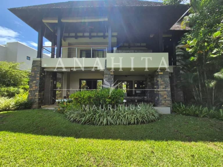 3-Bedroom Apartment with Golf Views