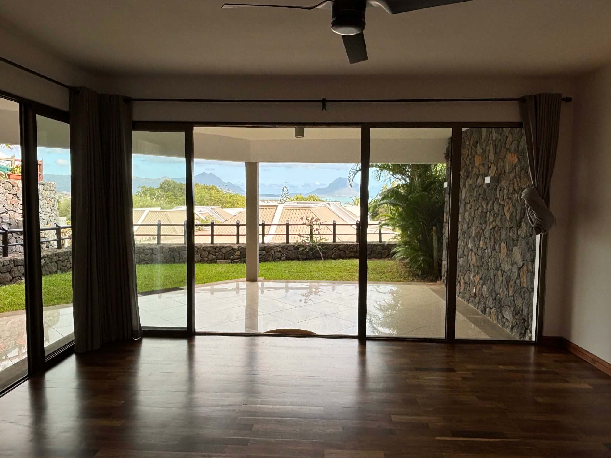 Charming Ground-Floor Apartment with Lagoon and Le Morne Views in Black River