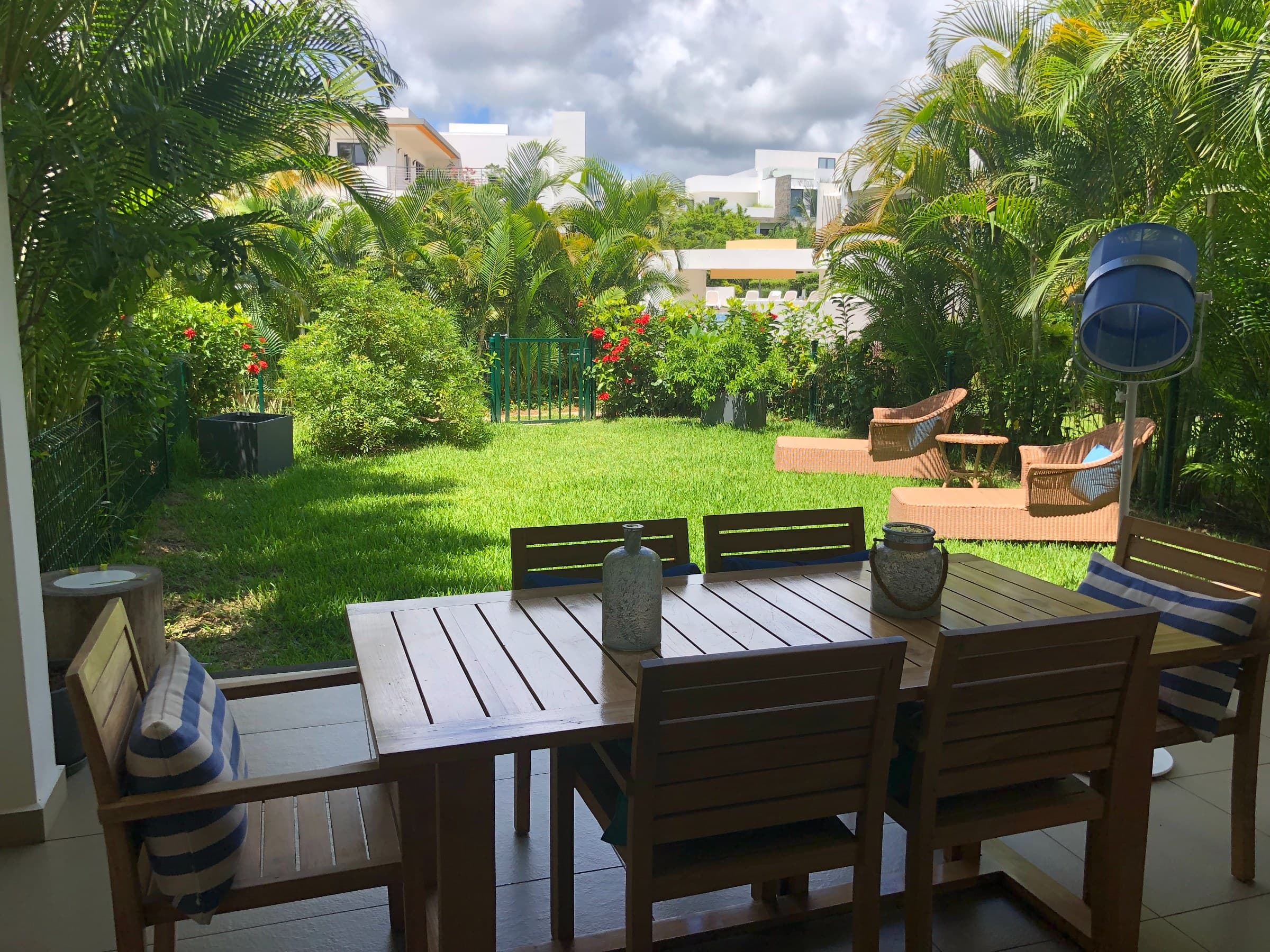 Beautifully 3-Bedroom Townhouse with Sea Views & Private Garden