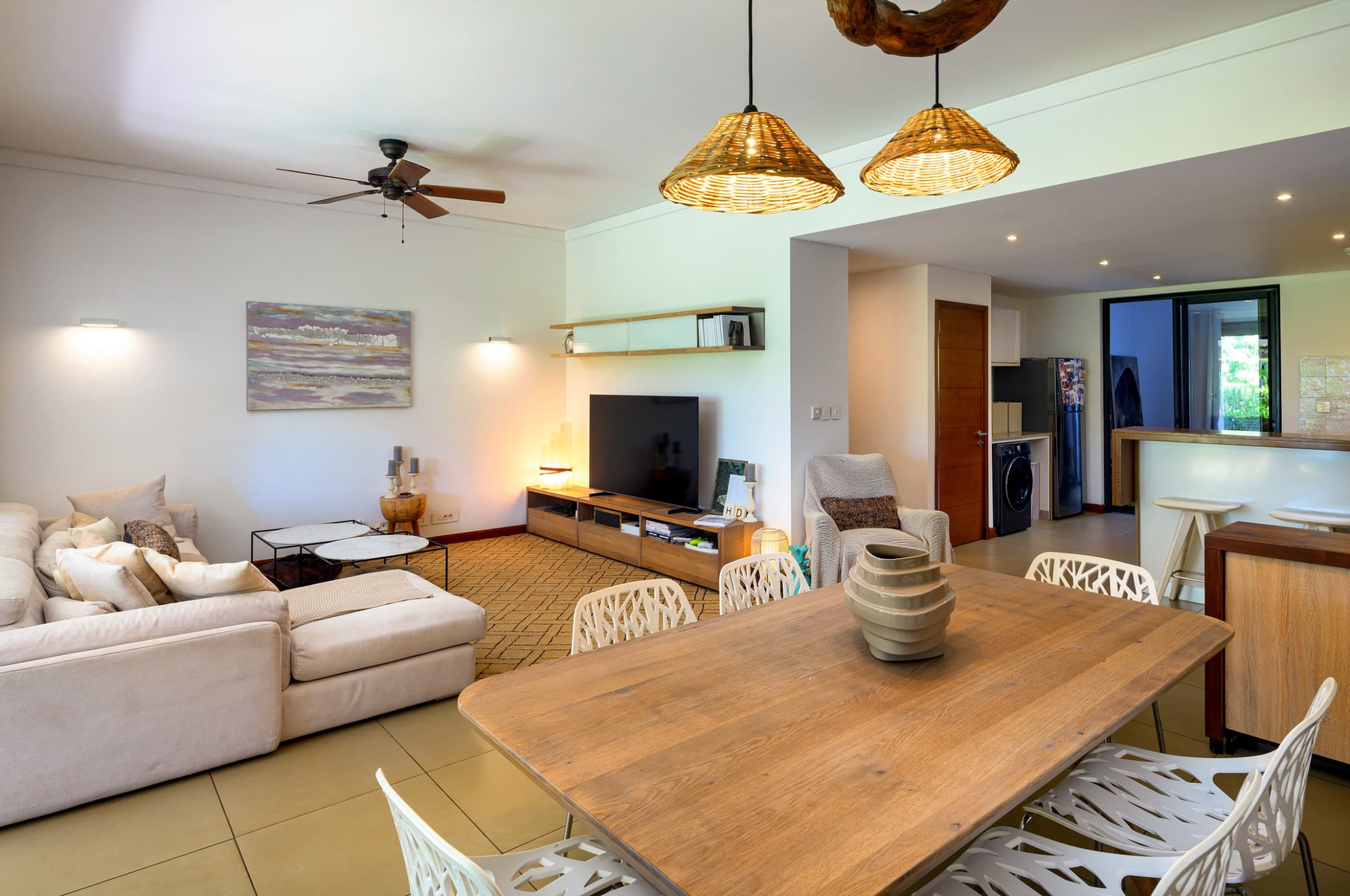 3-Bedroom Ground Floor Apartment with Private Garden — image 1