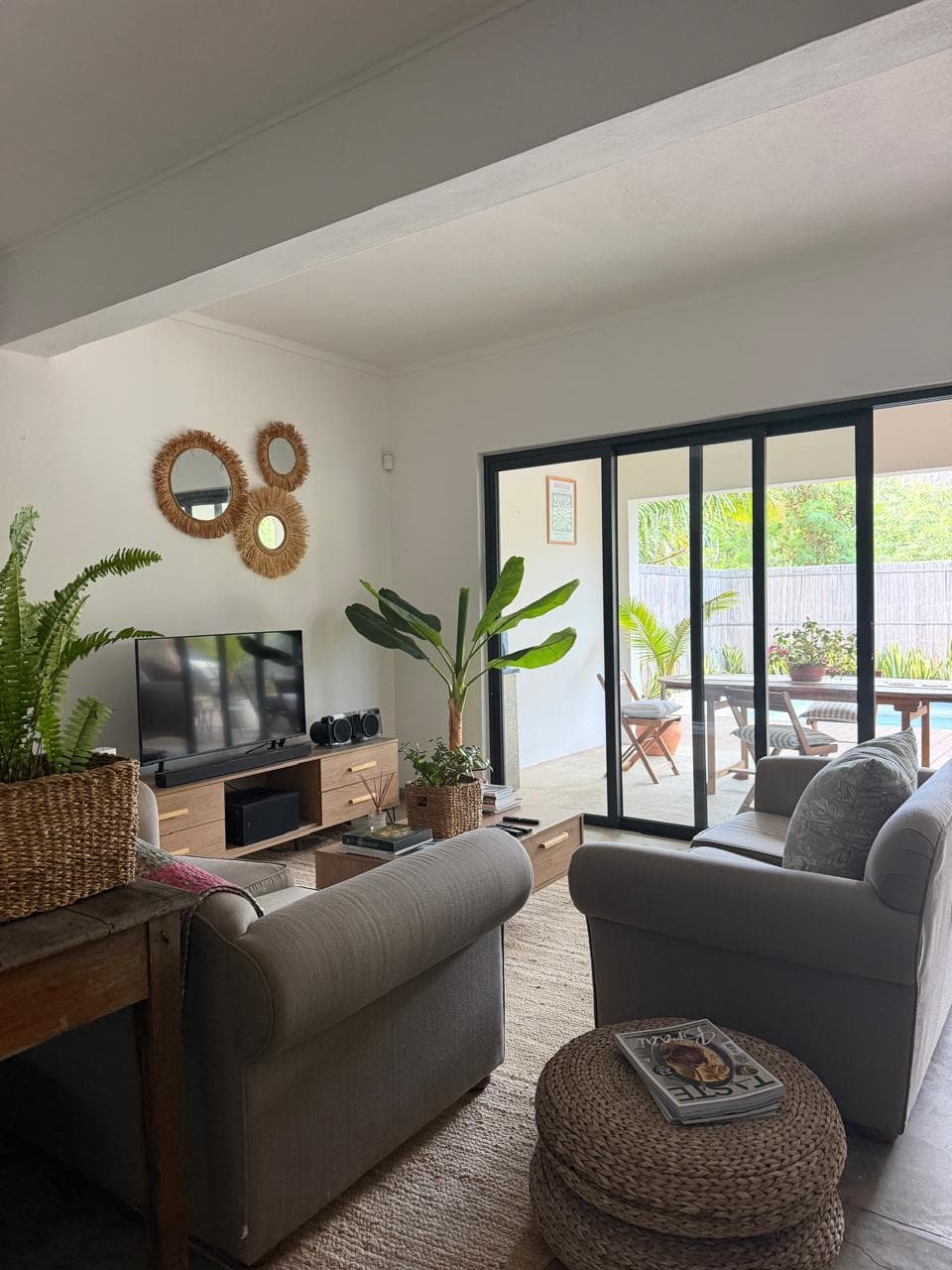 Stylish 4-Bedroom Home with Garden and Pool in Central Black River